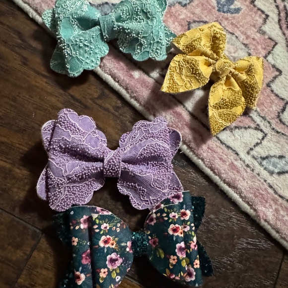 Bows - Picture 1 of 1